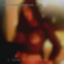 I love in Kenosha, WI to talk dirty and masturbate.